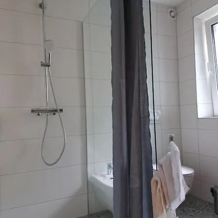 Apartma Sava-stol 耶塞尼采