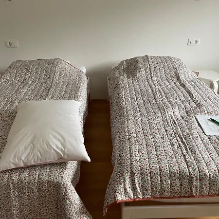 Apartma Sava-stol شقة *