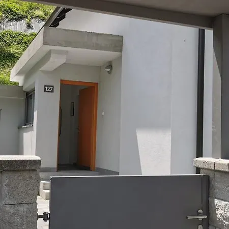 Apartma Sava-stol شقة