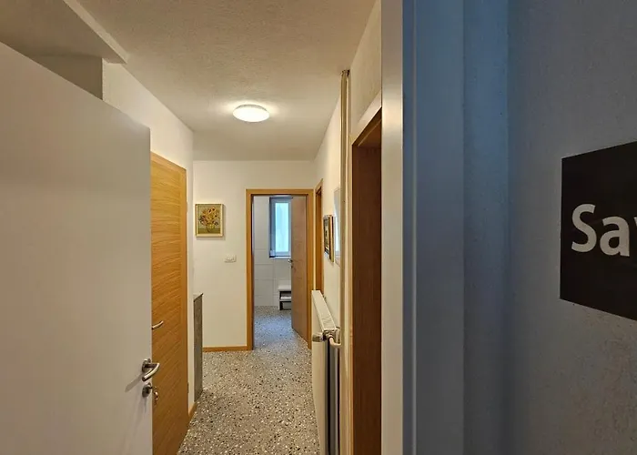 Apartma Sava-stol * جيسينيس