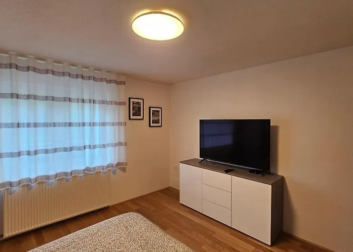 Apartma Sava-stol شقة جيسينيس