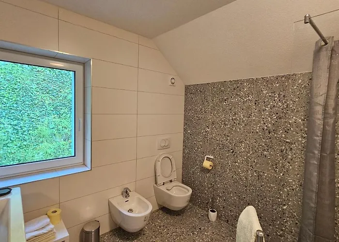 Apartma Sava-stol * جيسينيس