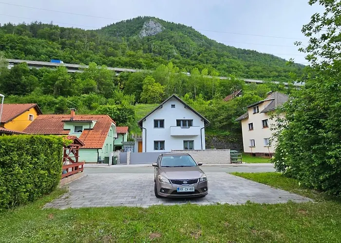 Apartma Sava-stol شقة جيسينيس