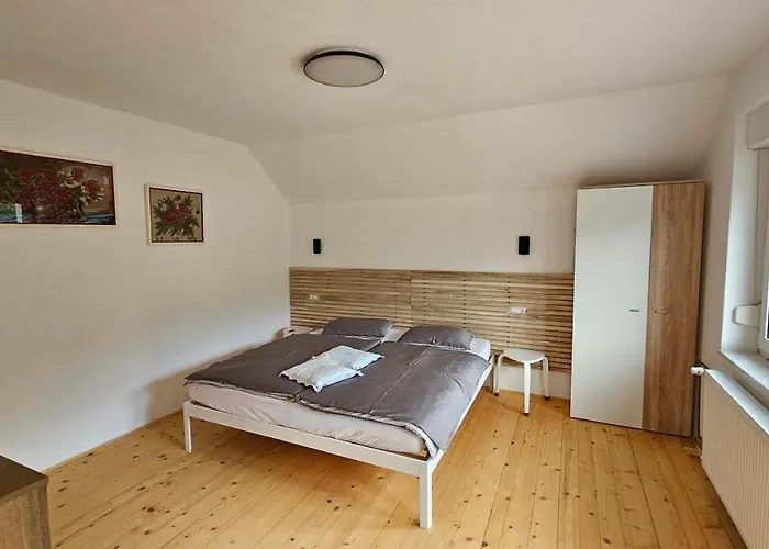 Apartma Sava-stol יסניצה